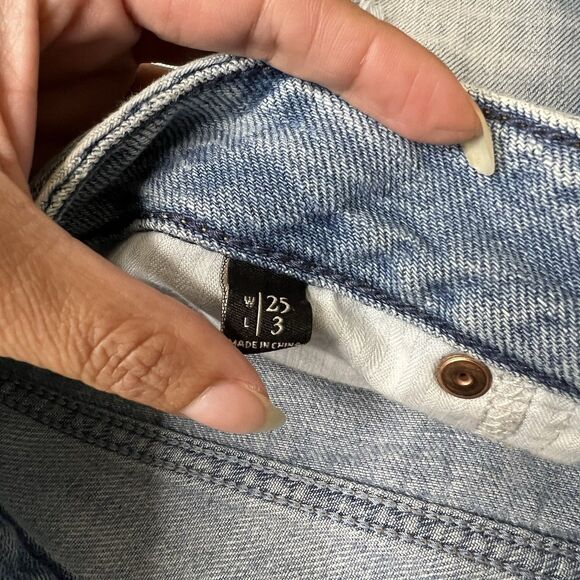 Abercrombie & Fitch Denim Shorts Womens 25 Light Wash Button Fly 3” Frayed 30” W - Picture 5 of 9